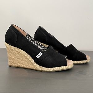 TOMS Black Canvas Classic Wedge Sandals size 7.5